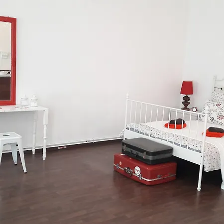 Charming Apartment *